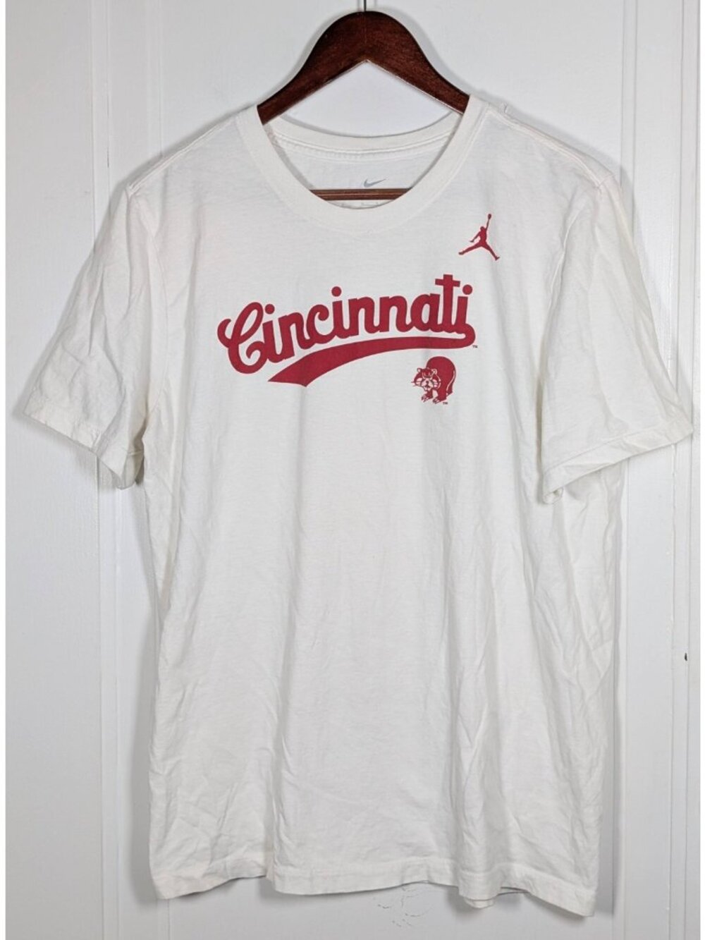 Nike Air Jordan Cincinnati Bearcats Basketball Tee Shirt Size Large White Logos